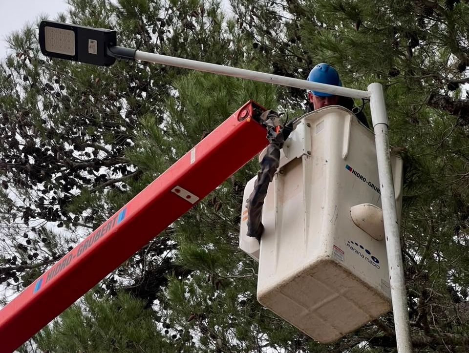 San Benito reemplaza 40 luminarias por tecnología LED sobre calle Eslovenia