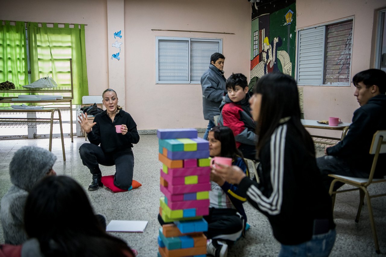 Abren espacios gratuitos de contención para adolescentes en centros comunitarios