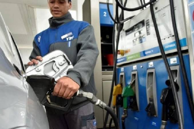 El Gobierno aplicará una suba parcial al impuesto a los combustibles desde el 1° de agosto